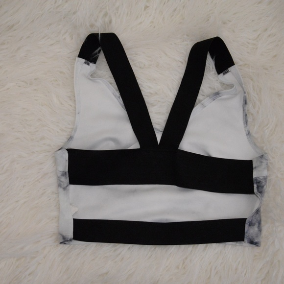 Charlotte Russe Marble Strap Back Crop - NWT - M - Picture 5 of 6